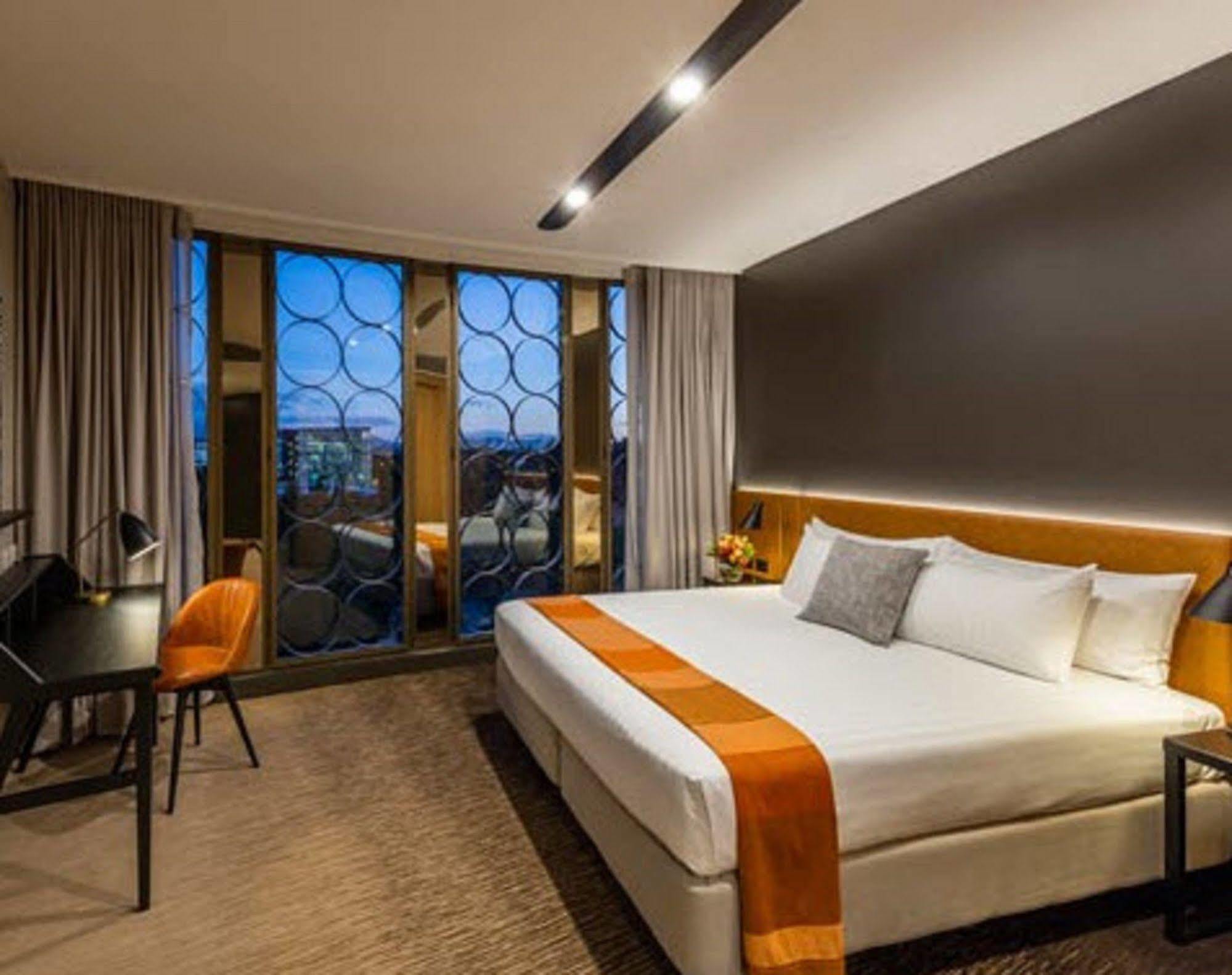 Vibe Hotel Camberra Exterior foto